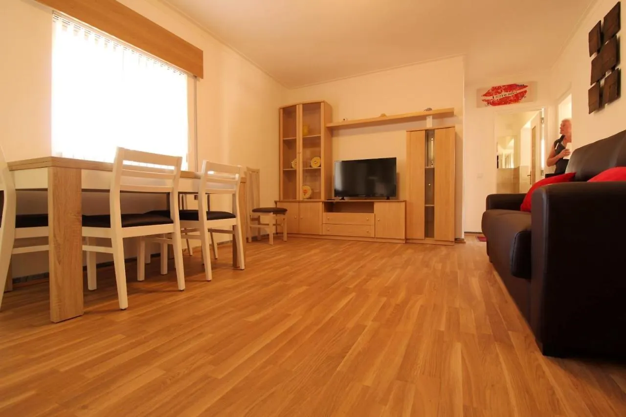Elegant Apartment With City View In Portimao 80 M² Parking Portugal