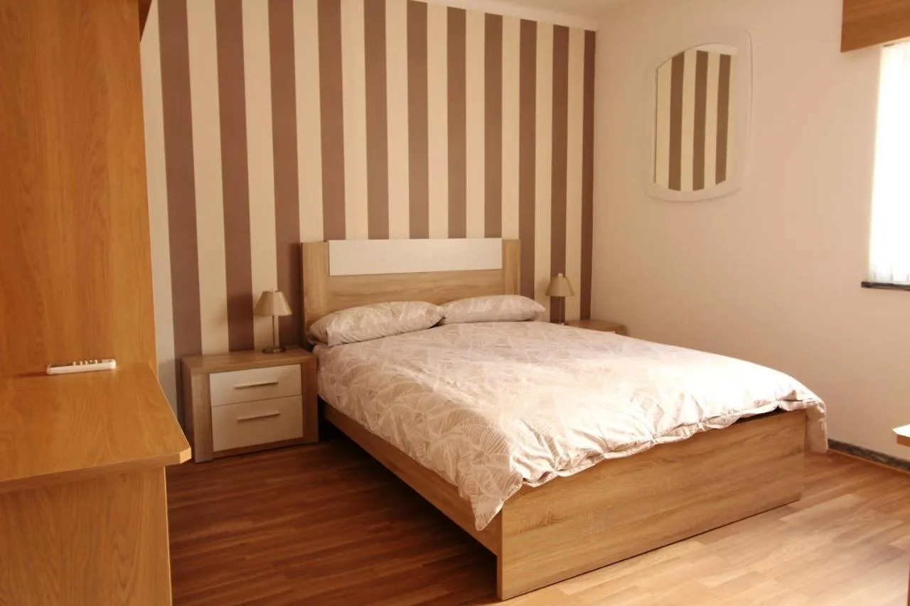 Elegant Apartment With City View In Portimao 80 M² Parking Portugal